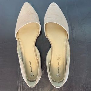 Pastel pink flats 🥿